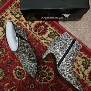 NWT ☆ Masseys "BLING" Ankle Boots, Size 6.5, Brand NEW!
